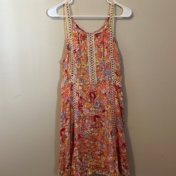 Juniors NWT Chelsea & Violet Floral Crochet Open Back Mini Dress (NEW!!) - Picture 1 of 6